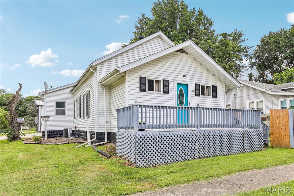 2 Bedroom, 1,110 sq. feet 1120 Jefferson Street Litchfield, IL