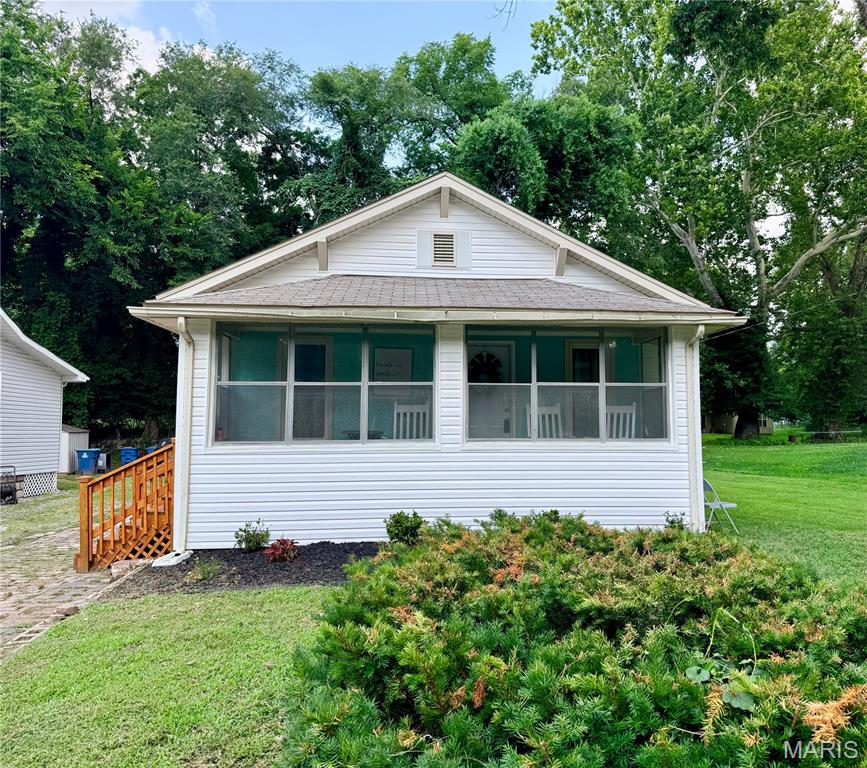 2 Bedroom, 768 sq. feet 1109 HARRISON Street Alton, IL