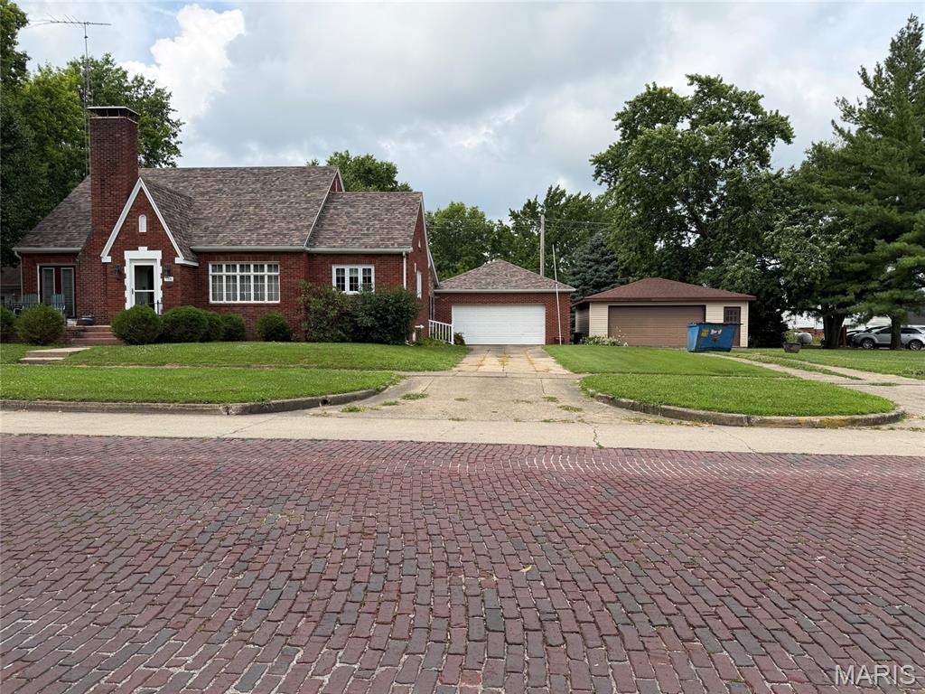 2 Bedroom, 1,263 sq. feet 116 Cedar Street Nokomis, IL