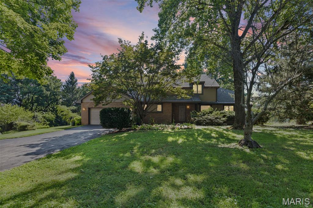 3 Bedroom, 2,165 sq. feet 8 Harmin Lane Collinsville, IL