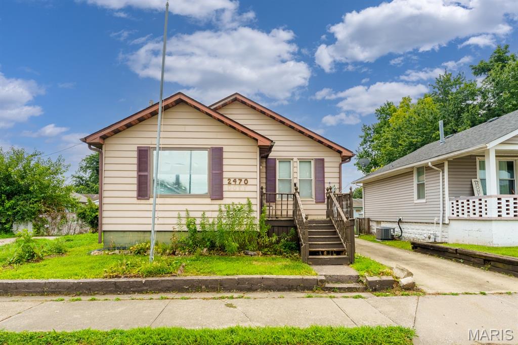2 Bedroom, 922 sq. feet 2470 Center Street Granite City, IL