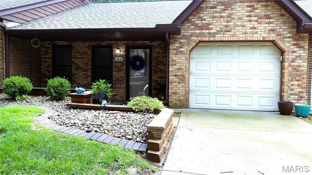 2 Bedroom, 1,564 sq. feet 307 Northcrest Drive Collinsville, IL