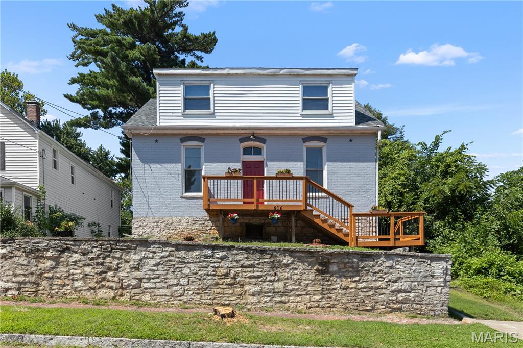 3 Bedroom, 1,674 sq. feet 616 8th Street Alton, IL
