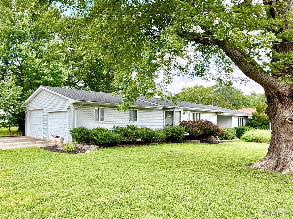 2 Bedroom, 1,536 sq. feet 319 Fillmore Street Worden, IL