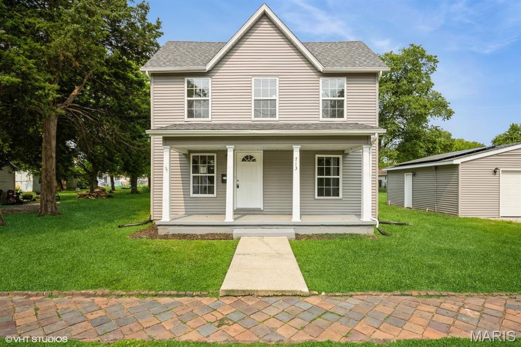 3 Bedroom, 1,599 sq. feet 713 Jackson Street Litchfield, IL