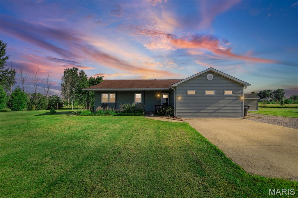 3 Bedroom, 1,610 sq. feet 9714 Hosto Road Worden, IL
