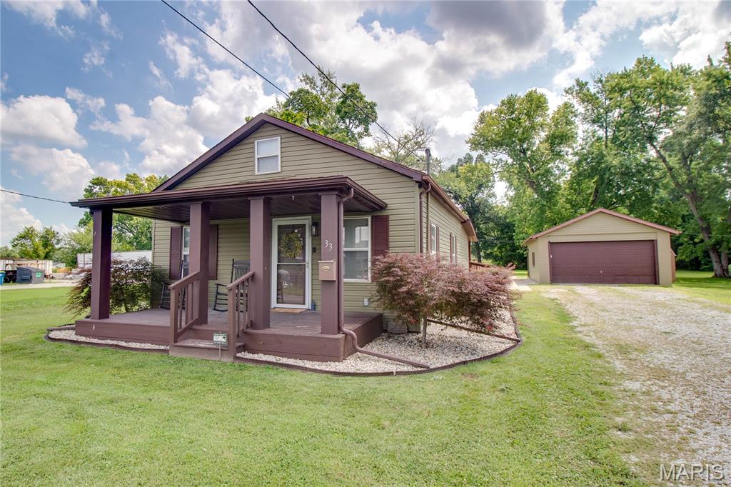 2 Bedroom, 848 sq. feet 33 Williams Street Cottage Hills, IL
