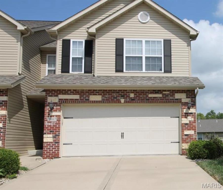 3 Bedroom, 1,687 sq. feet 2007 Briarbend Court Maryville, IL