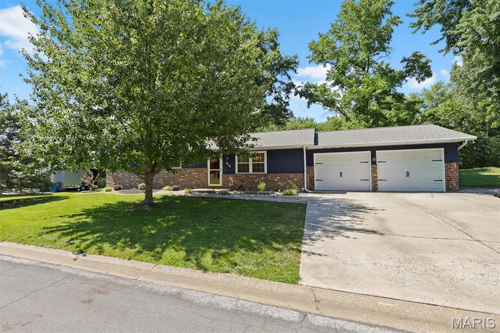 3 Bedroom, 3,106 sq. feet 918 Wheatridge Drive Troy, IL