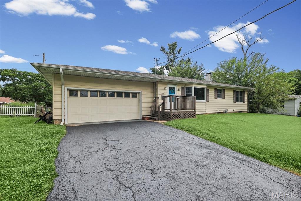 3 Bedroom, 1,576 sq. feet 758 2nd Street Bethalto, IL