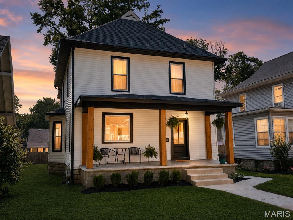 3 Bedroom, 2,064 sq. feet 1908 Liberty Street Alton, IL