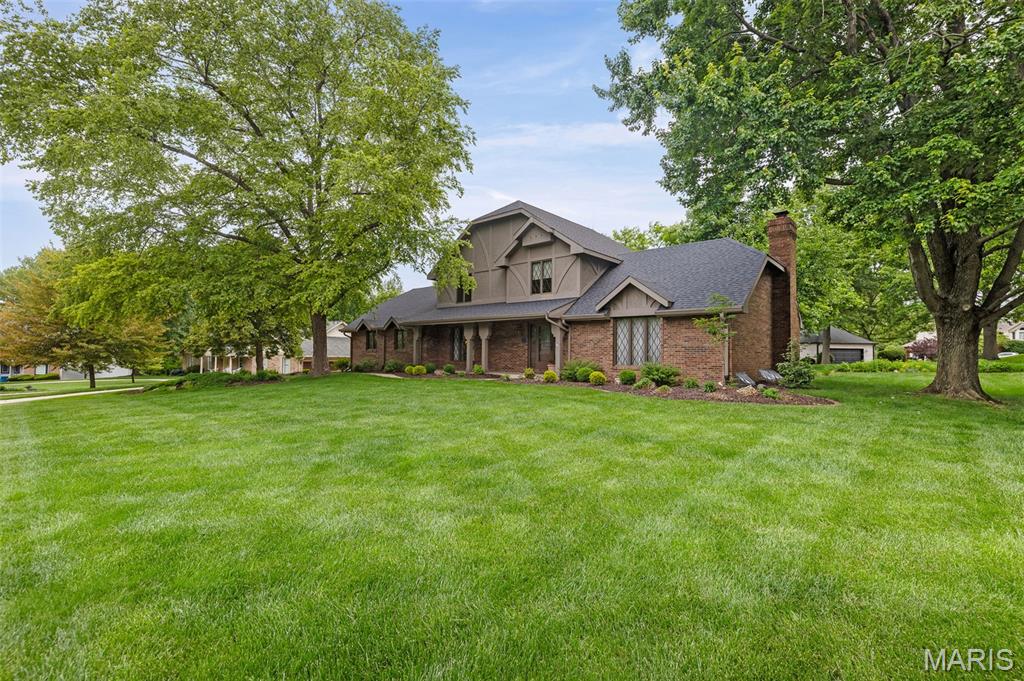 3 Bedroom, 2,378 sq. feet 147 Ginger Dale Drive Glen Carbon, IL