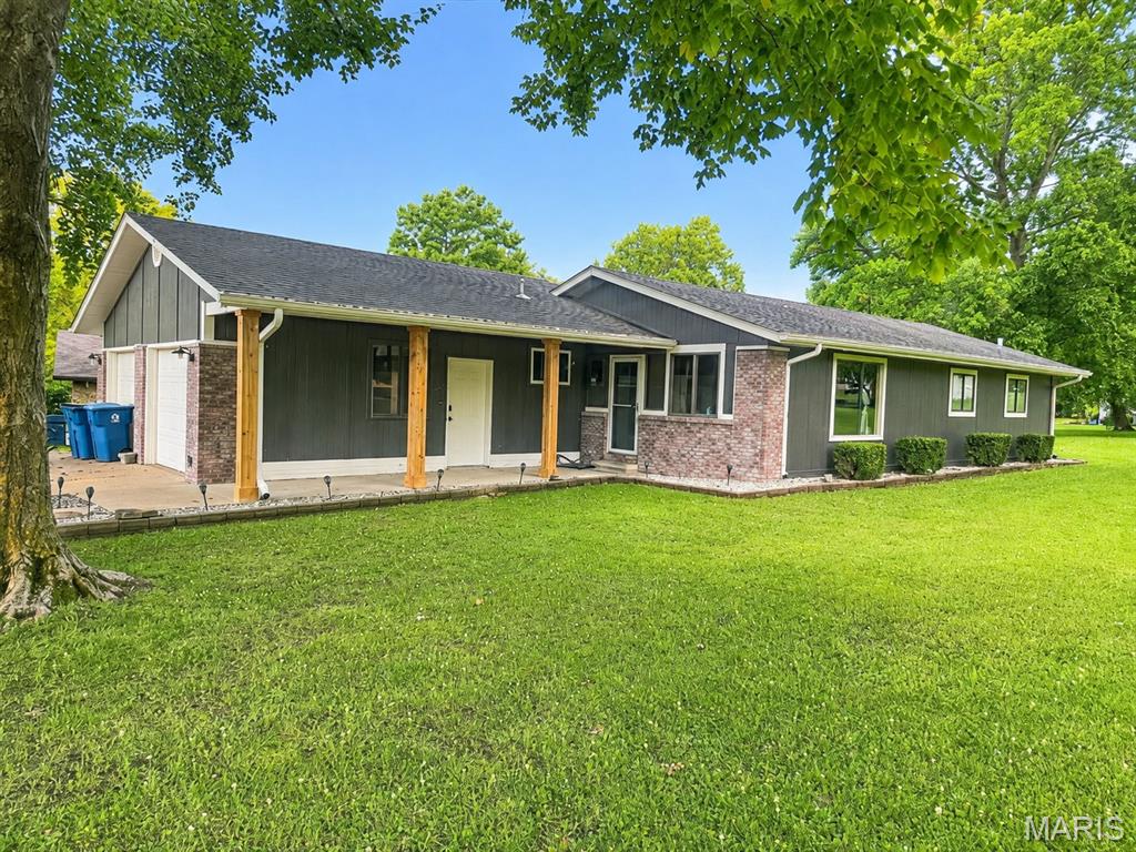 3 Bedroom, 1,342 sq. feet 70 Meadow Lane Glen Carbon, IL