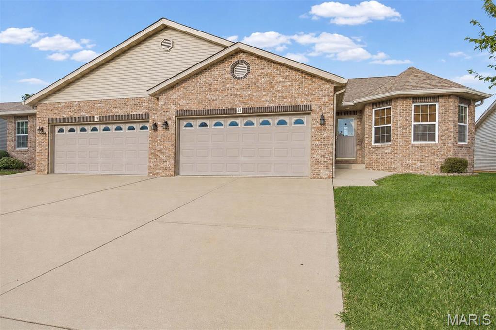 2 Bedroom, 1,506 sq. feet 23 Klein Drive Bethalto, IL