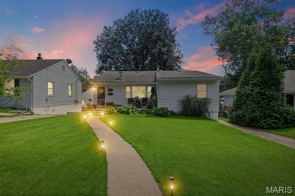 3 Bedroom, 1,636 sq. feet 1103 DOUGLAS Street Alton, IL