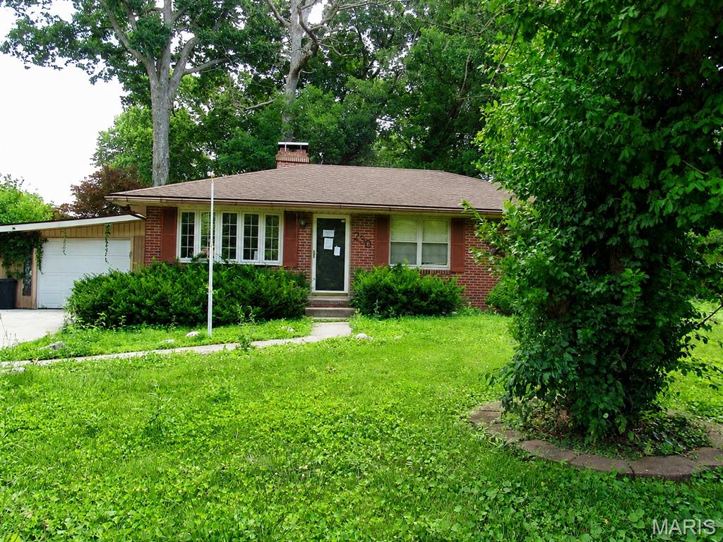 3 Bedroom, 1,266 sq. feet 230 Timber Lane East Alton, IL