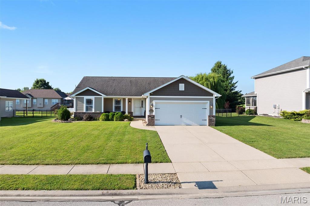 4 Bedroom, 2,566 sq. feet 8414 Herrick Park Drive Troy, IL