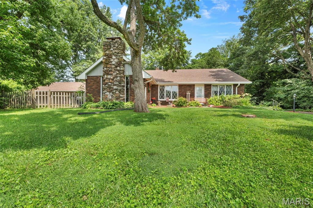 4 Bedroom, 3,088 sq. feet 2008 Valley View Lane Collinsville, IL