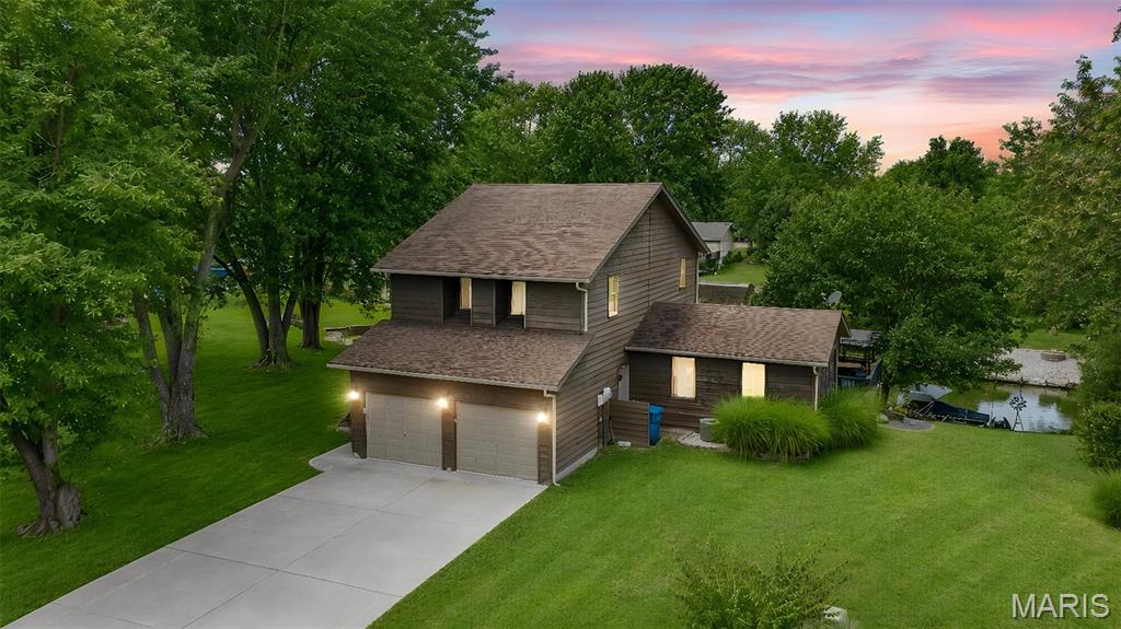 3 Bedroom, 3,040 sq. feet 326 Deepwater Circle Edwardsville, IL