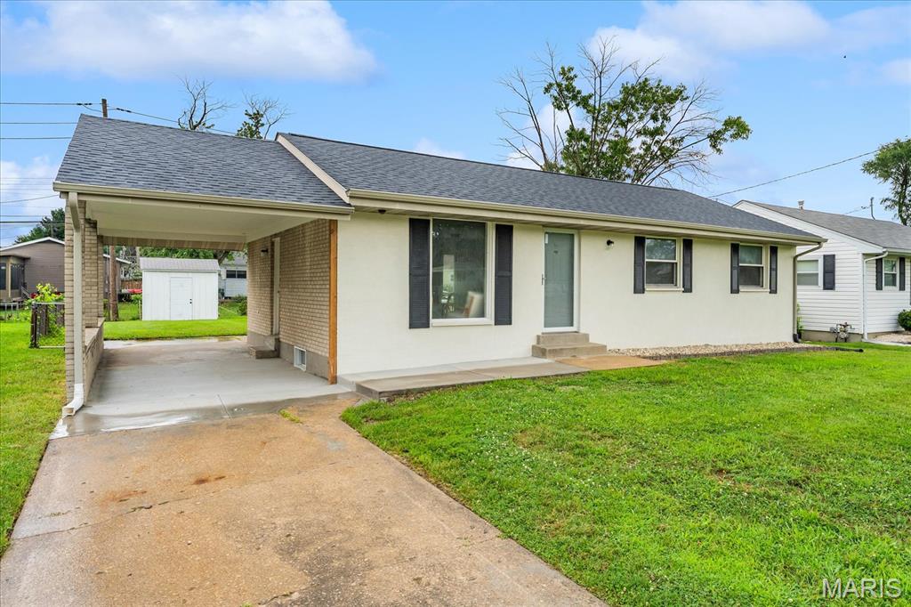 3 Bedroom, 1,000 sq. feet 212 Briarwood Drive Granite City, IL