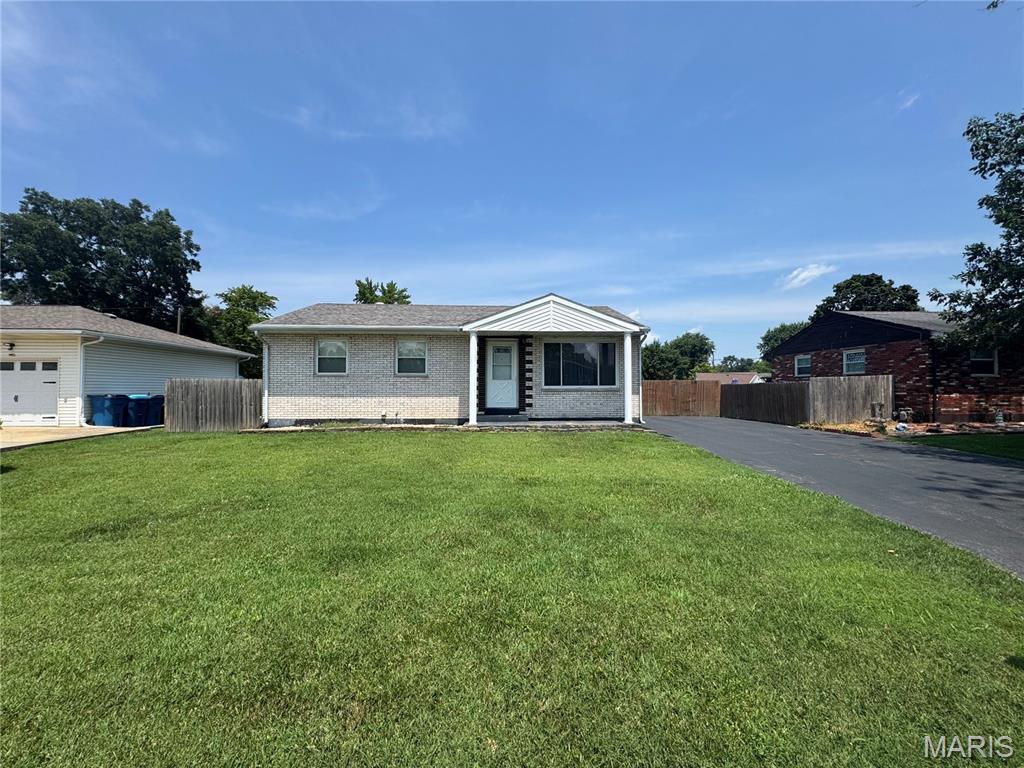 2 Bedroom, 888 sq. feet 8 Lily Avenue Granite City, IL