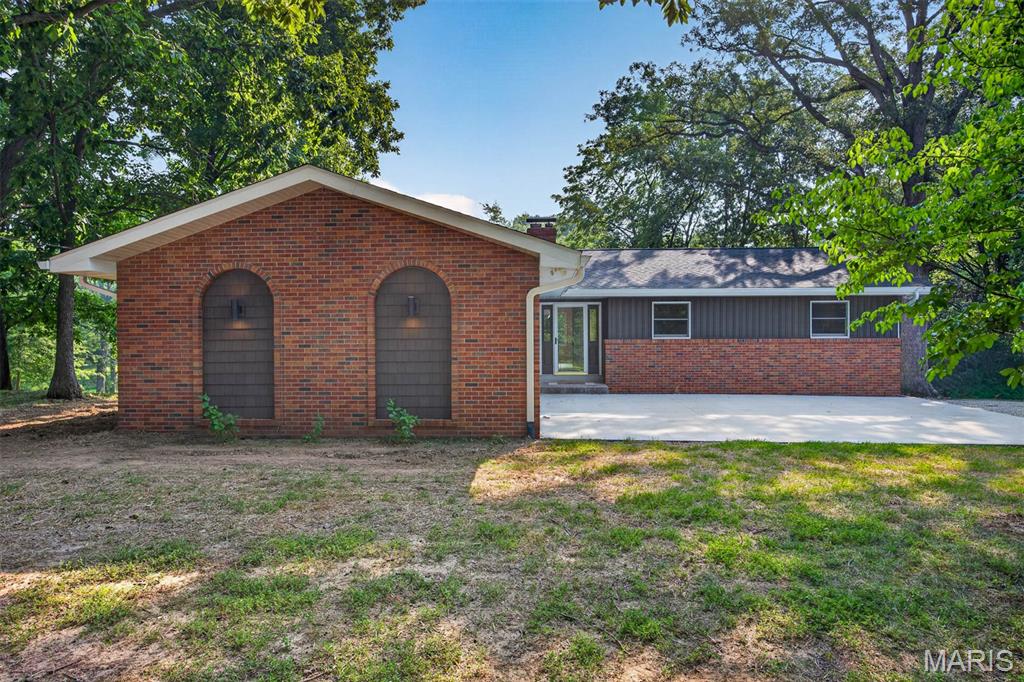 4 Bedroom, 1,536 sq. feet 4624 State Route 160  Highland, IL