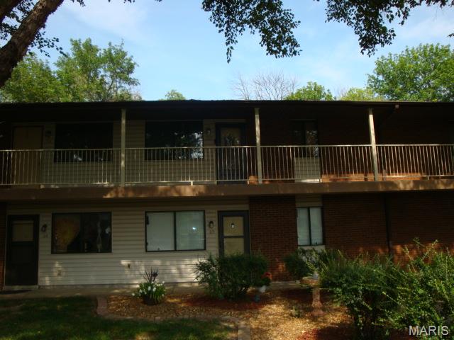 2 Bedroom, 754 sq. feet 220 Suppiger Lane Highland, IL