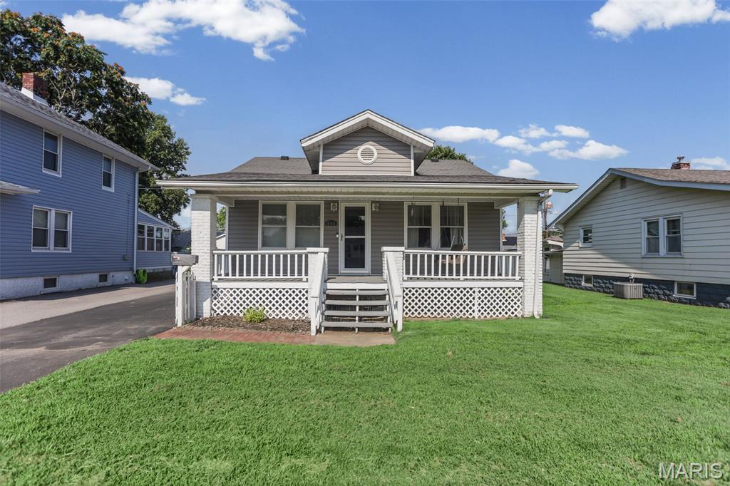 2 Bedroom, 884 sq. feet 644 1st Street Wood River, IL