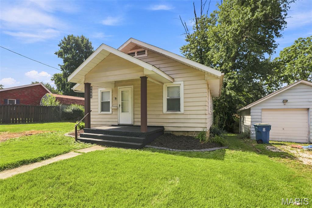 2 Bedroom, 625 sq. feet 3219 Duco Street Alton, IL