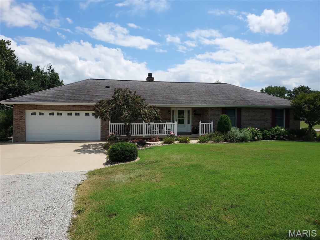 4 Bedroom, 2,630 sq. feet 1442 Sunrise Point  Greenville, IL