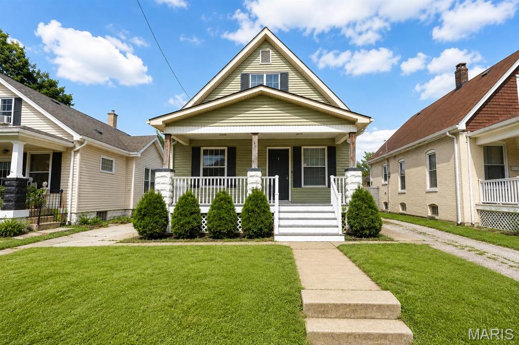 3 Bedroom, 1,815 sq. feet 2810 Madison Avenue Granite City, IL