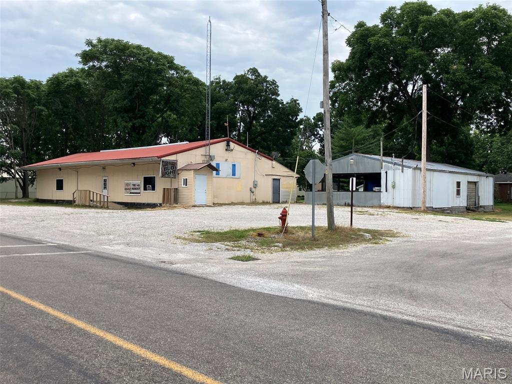  584 Il Route 143  Pocahontas, IL