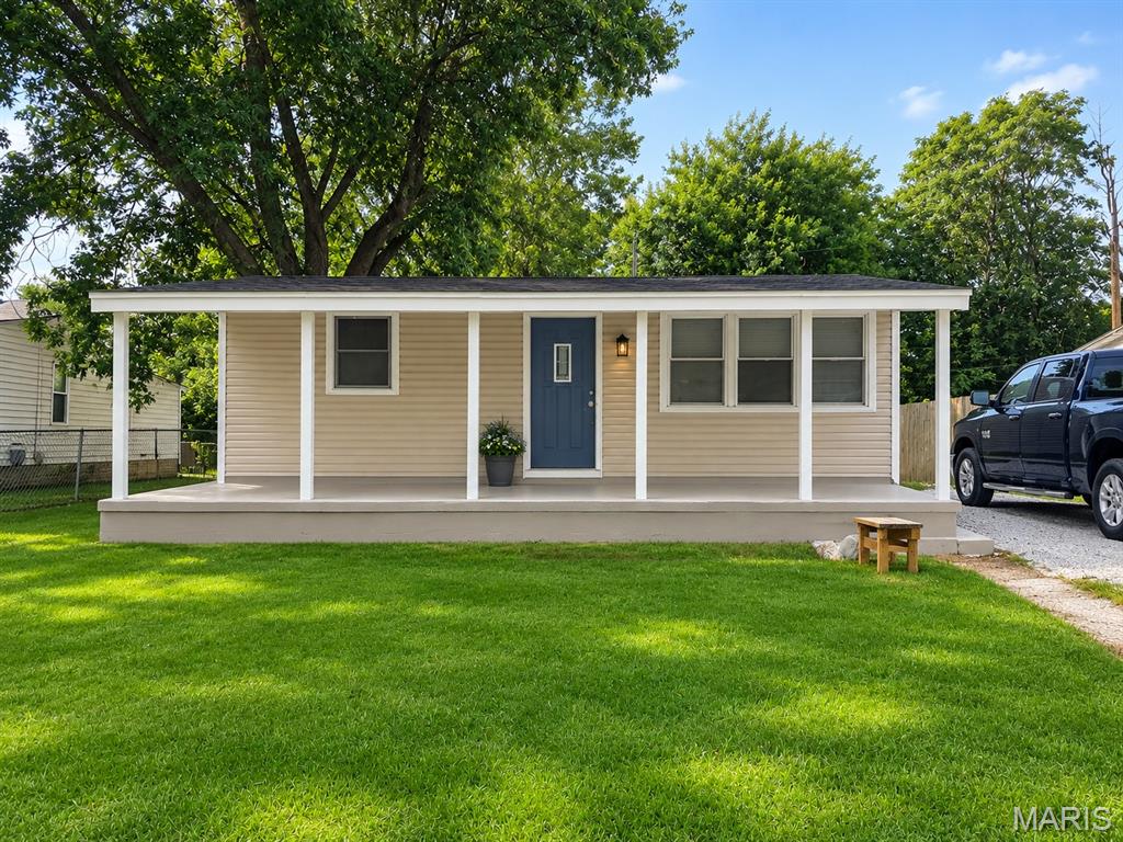 3 Bedroom, 1,044 sq. feet 2149 Miracle Avenue Granite City, IL