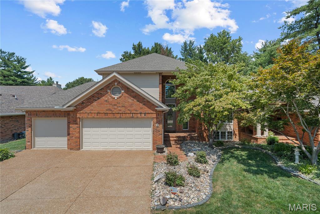 3 Bedroom, 2,275 sq. feet 2 Pine Hollow Court  Edwardsville, IL