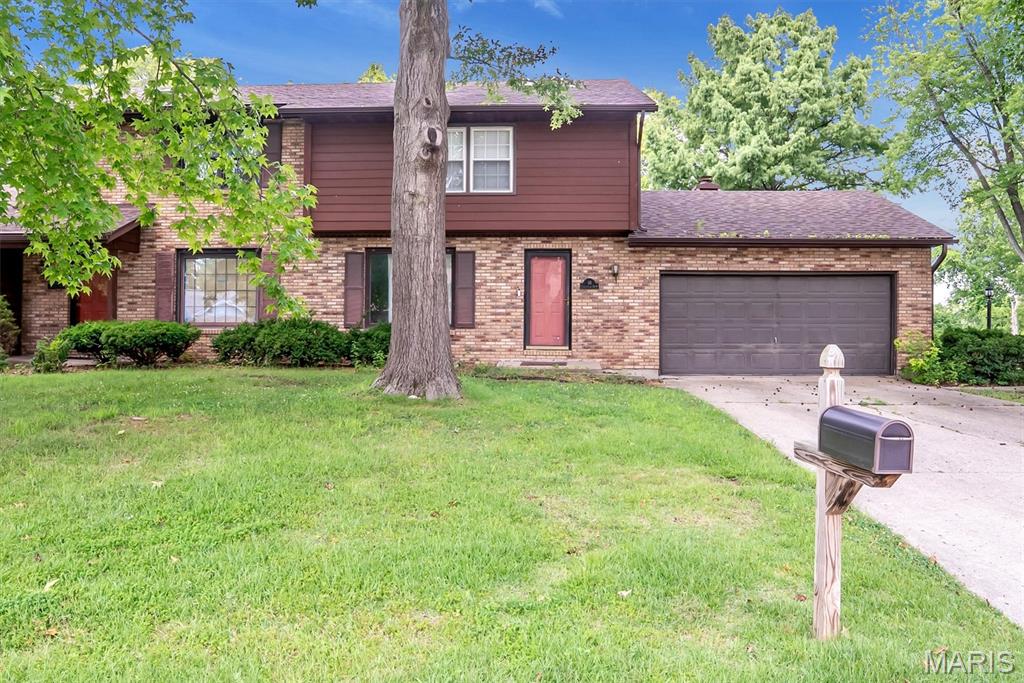 3 Bedroom, 2,035 sq. feet 18 Ginger Lake Drive Glen Carbon, IL