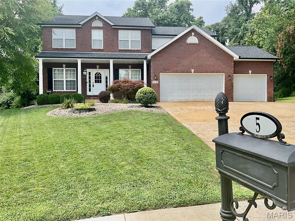 4 Bedroom, 2,548 sq. feet 5 Bear Creek Court Glen Carbon, IL