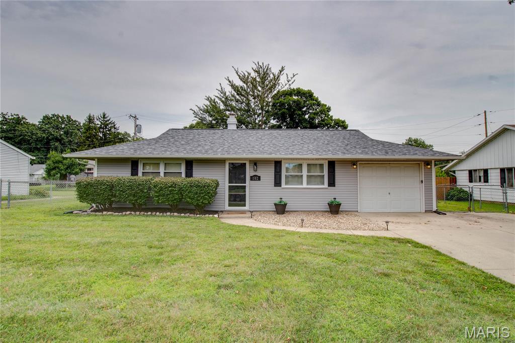 3 Bedroom, 1,074 sq. feet 102 Saint Joseph Drive Godfrey, IL