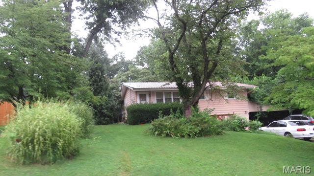 3 Bedroom, 1,875 sq. feet 1609 California Avenue Collinsville, IL