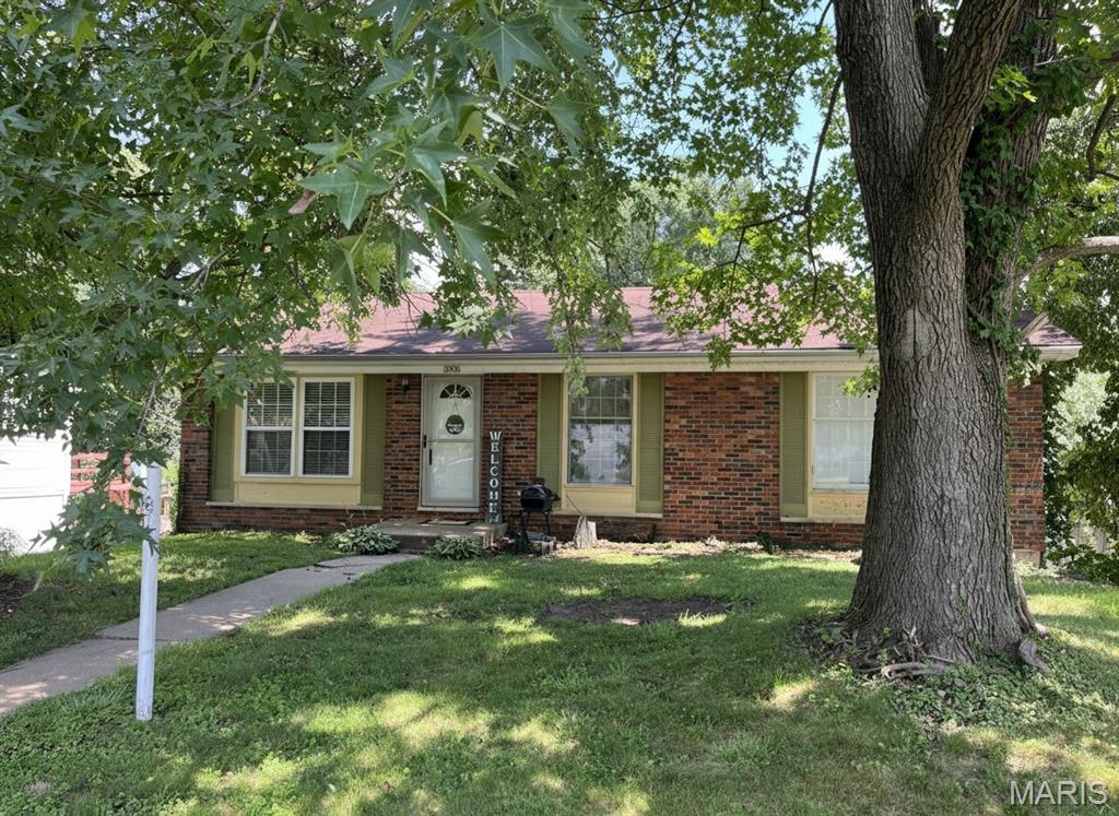 3 Bedroom, 1,268 sq. feet 5905 Dogwood Lane Godfrey, IL