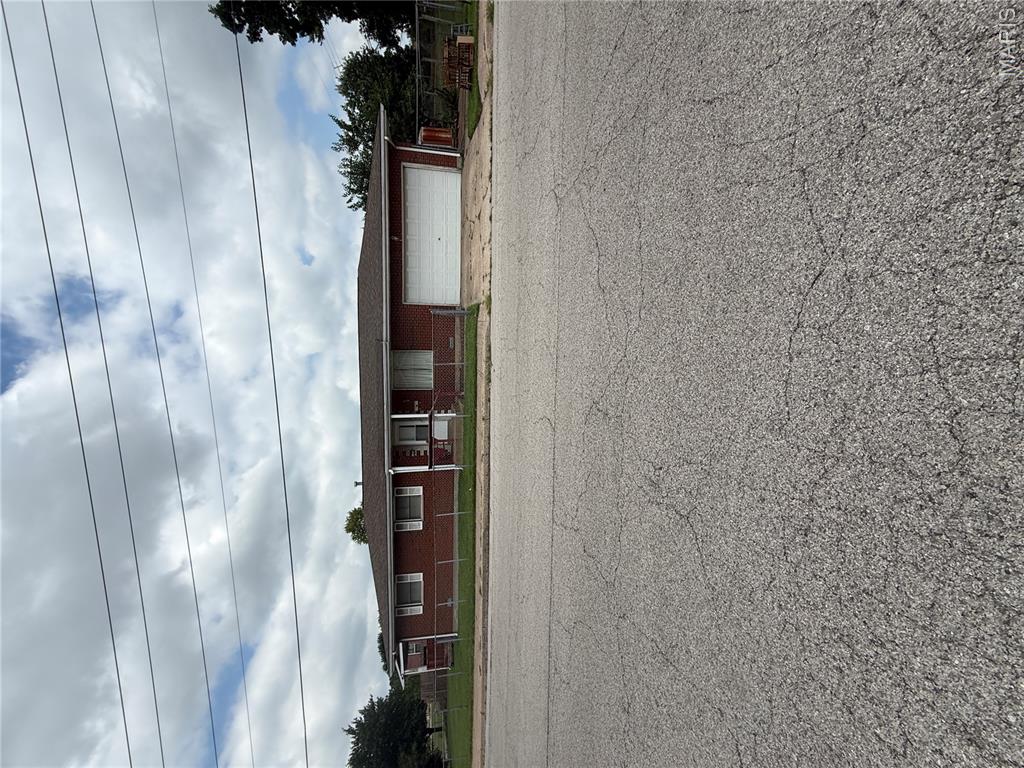 3 Bedroom, 1,092 sq. feet 1200 Alton Avenue Madison, IL