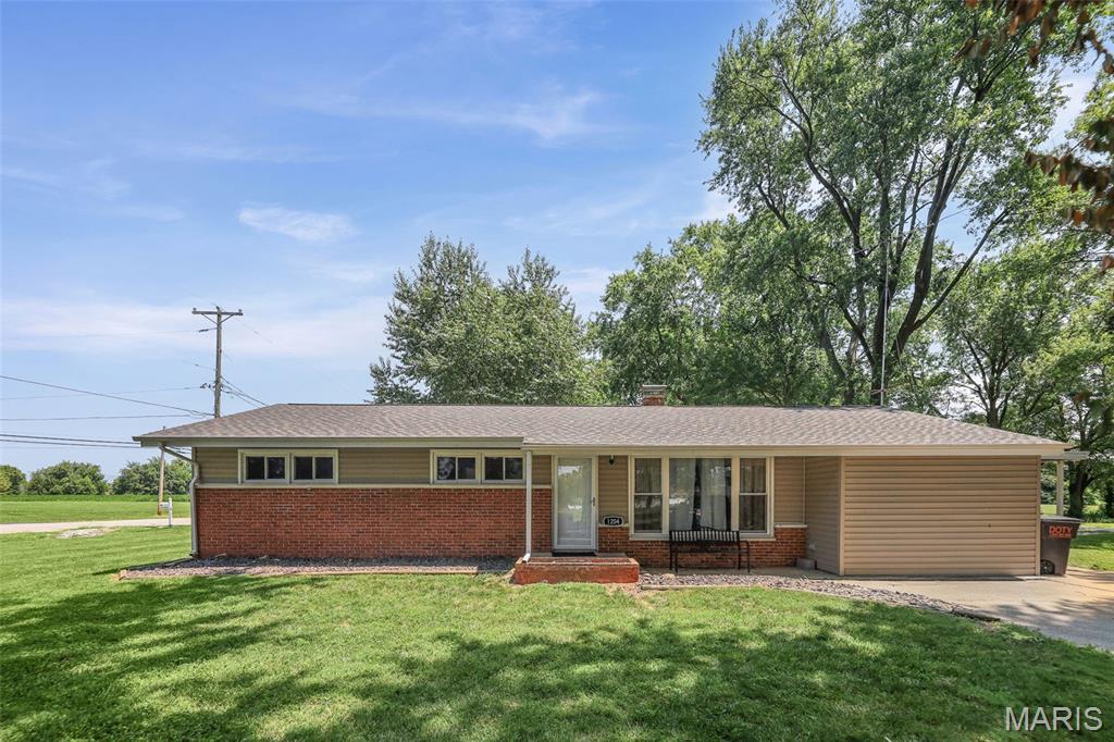 3 Bedroom, 1,428 sq. feet 1204 State Route 140  Greenville, IL