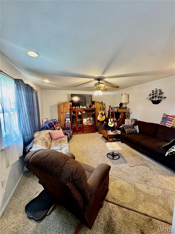 3 Bedroom, 1,400 sq. feet 1107 Washington Avenue Greenville, IL