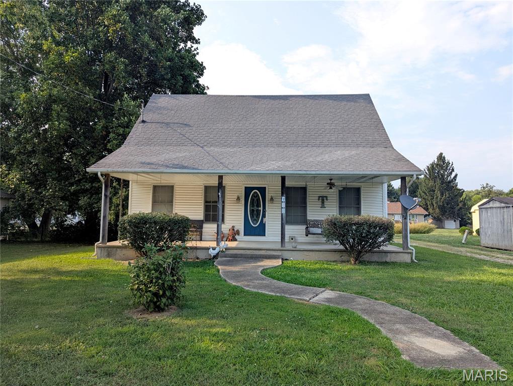 2 Bedroom, 1,818 sq. feet 403 Tower Street Mulberry Grove, IL
