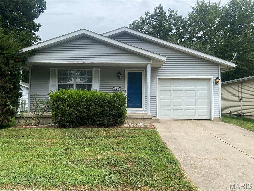 3 Bedroom, 1,080 sq. feet 705 Main Street Greenville, IL