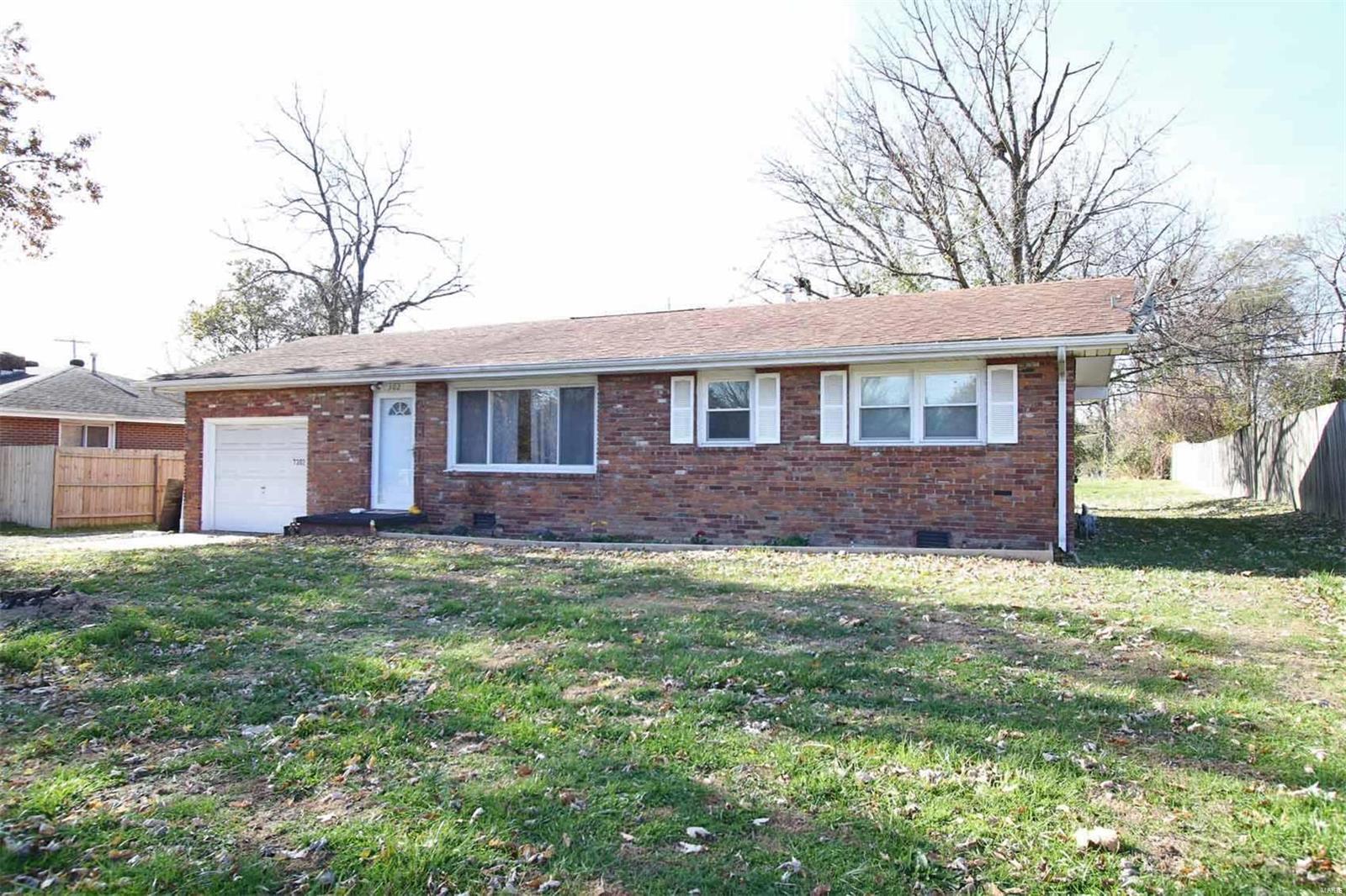 3 Bedroom, 1,014 sq. feet 7302 Montclair Avenue Godfrey, IL