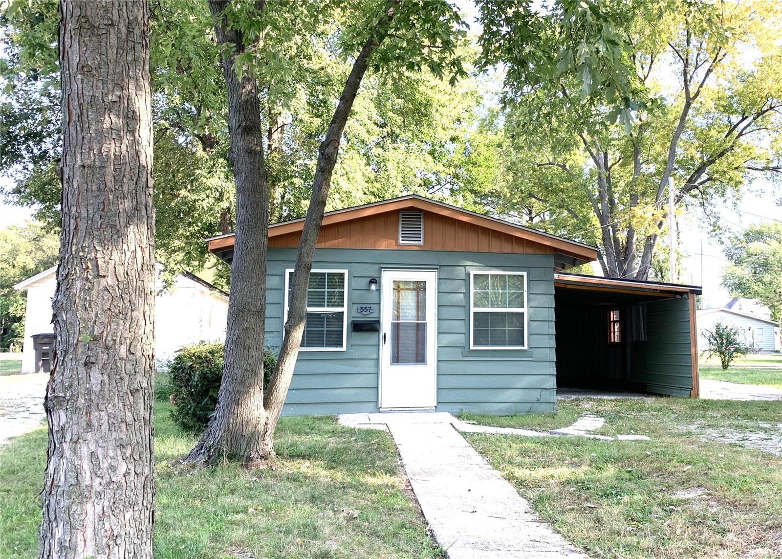 1 Bedroom, 510 sq. feet 557 Alice Avenue Greenville, IL