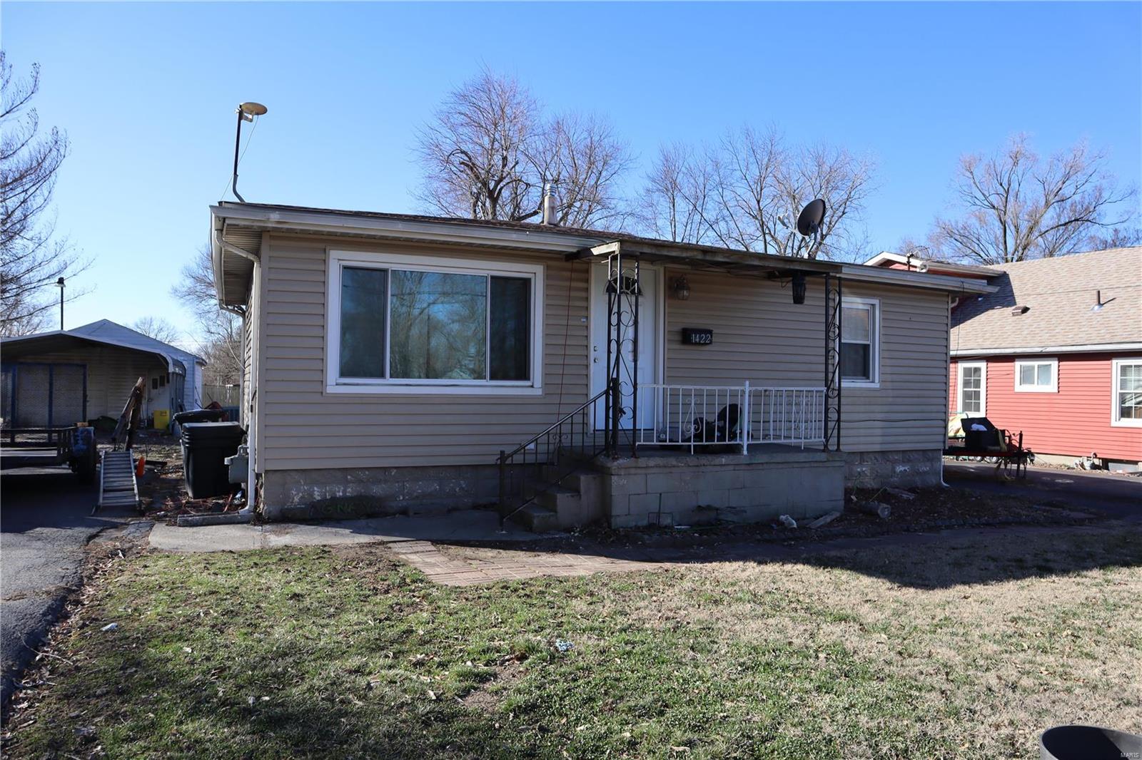 2 Bedroom, 834 sq. feet 1422 4th Street Cottage Hills, IL