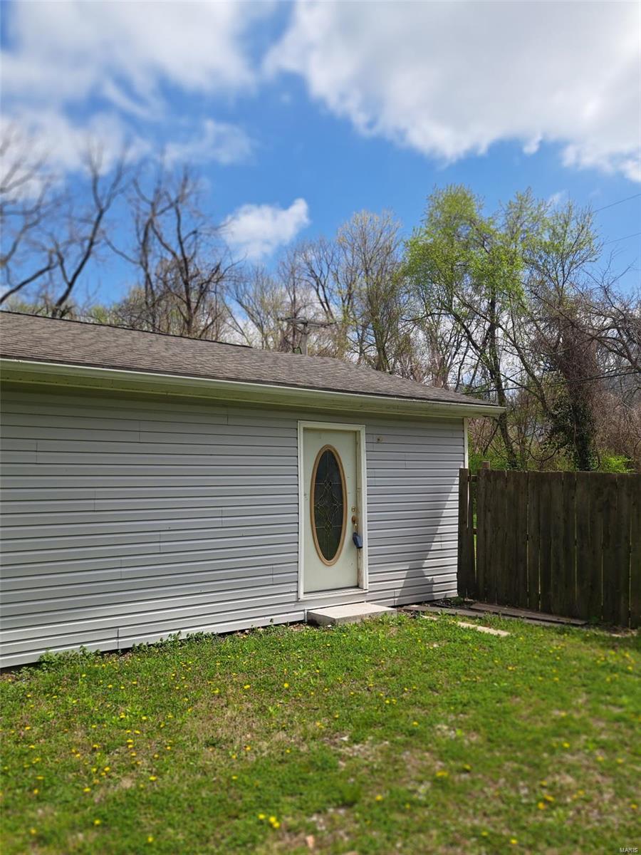 3 Bedroom, 992 sq. feet 1113 Lee Avenue Cottage Hills, IL