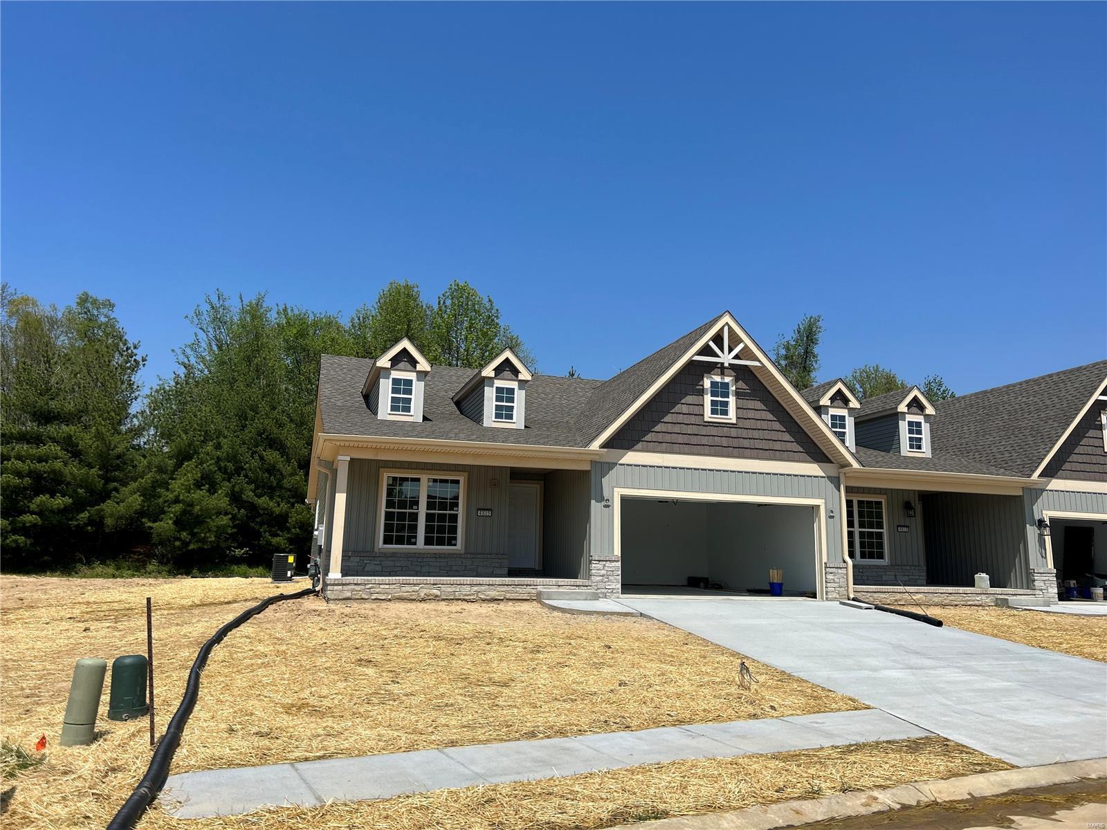 2 Bedroom, 1,400 sq. feet 4814 AZALEA Place Godfrey, IL