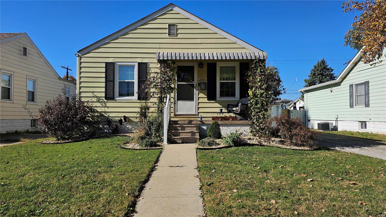 2 Bedroom, 750 sq. feet 2841 Ralph Street Granite City, IL